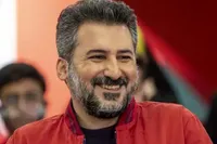 حضور وحید آقاپور در «پاتوق وطن» برای پر کردن فرم «نیروهای مردمی مدافع وطن» + تصاویر