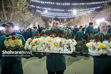 گزارش تصویری | گلباران حرم مطهر امام‌رضا (ع) در شب میلاد حضرت جوادالائمه (ع)