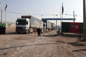مطالبه مشترک بازرگانان ایرانی و افغانستانی برای حذف &laquo;خاک پولی&raquo; در مرز دوغارون