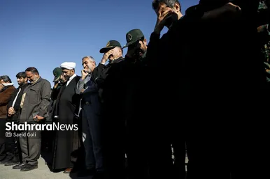 گزارش تصویری | مراسم استقبال از پیکر‌های مطهر ۱۴ شهید گمنام دفاع مقدس در مشهد (۶ آذر ۱۴۰۳)