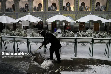 بارش برف زمستانی در حرم مطهر رضوی