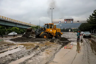سیل در خیابان های مشهد