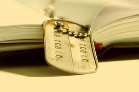 ادبیات دفاع مقدس|نقدی بر کتاب &laquo;لب کارون، چه گلبارون&raquo; به بهانه تجدید نشر