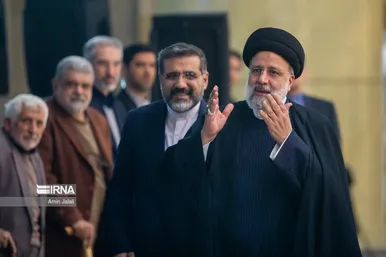 عکس‌هایی از افطاری رئیس جمهور با بازیگران
