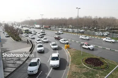 «مشهد» غرق در گردوغبار شدید (۵ دی‌۱۴۰۲)