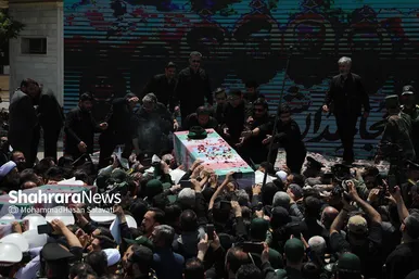 عکس‌هایی از مراسم استقبال از پیکر مطهر رئیس‌جمهور شهید در فرودگاه مشهد