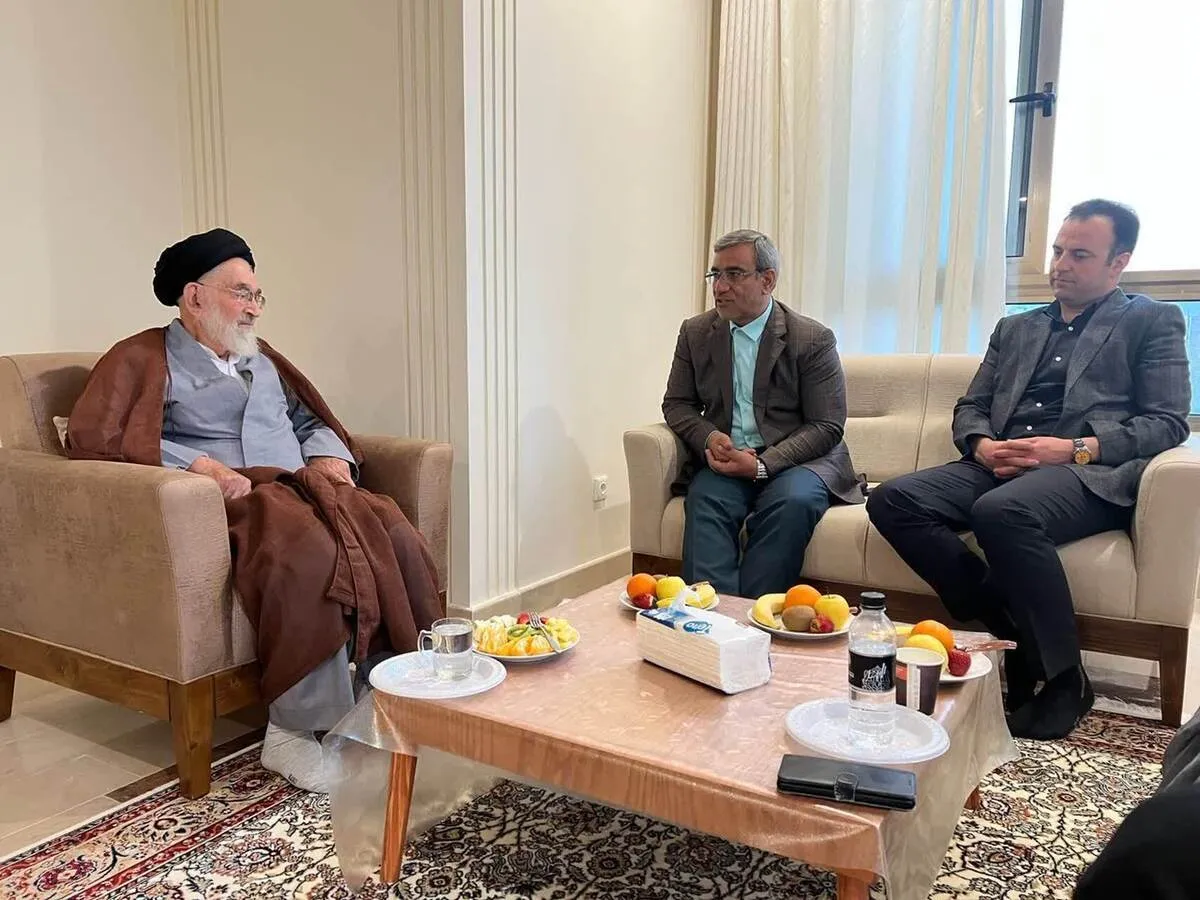 ️دیدار استاندار خراسان رضوی با آیت‌الله دستغیب | مظفری: خراسان رضوی برای تسهیل ارائه خدمات باکیفیت به زائران به آزادراه‌های بیشتر و قطار سریع‌السیر نیاز دارد