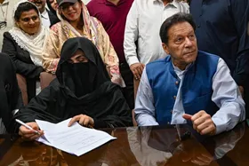 صدور حکم بازداشت &laquo;عمران خان&raquo; و همسرش