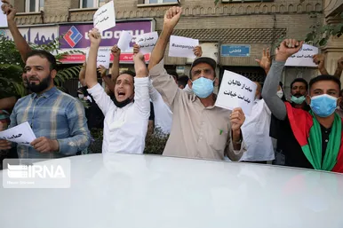 تجمع افغانستانی‌های مقیم تهران و مشهد در مقابل کنسولگری پاکستان