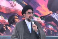 رئیس نهاد رهبری در دانشگاه آزاد اسلامی خراسان رضوی: هیچ مسئولی از طرف مردم درباره خونخواهی شهدا تصمیم نمی‌گیرد