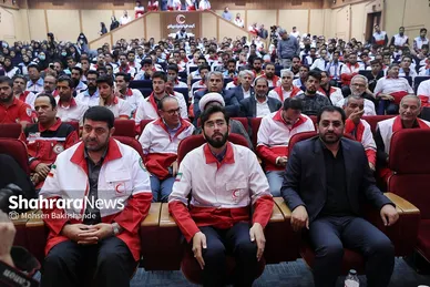 مراسم تجلیل از خادمین زائران پیاده هلال احمر