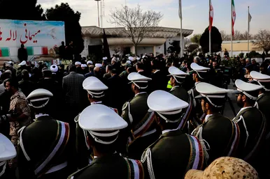 استقبال از پیکر مطهر ۱۲ شهید گمنام دفاع مقدس در فرودگاه هاشمی نژاد مشهد