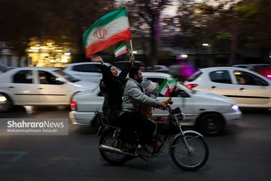 شادی مردم مشهد بعد از برد تیم ملی ایران