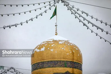 بارش برف در حرم مطهر رضوی