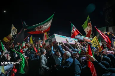 گزارش تصویری | وداع با پیکر سردار شهید حسین ظریفی در دویست‌ودهمین شب اجتماع مشهدی‌ها