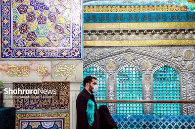 آیین تعویض گل‌های ضریح مطهر رضوی