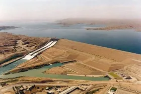 سد کرخه بی آب است