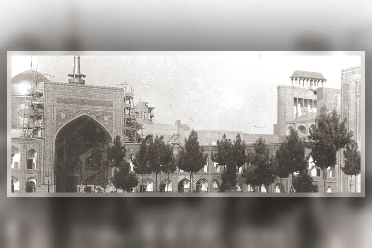 به بهانه انتشار یک عکس ۶۹ ساله از صحن آزادی | اعتمادالسلطنه و روایت توسعه و تزیین «صحن نو»