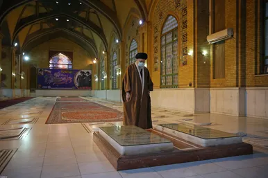 حضور رهبر معظم انقلاب در مرقد مطهر امام خمینی(ره) و گلزار شهیدان