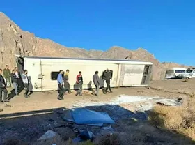واژگونی اتوبوس در جاده سیرجان-شیراز یک کشته و ۷ مصدوم برجای گذاشت (۹ آذر ۱۴۰۳)