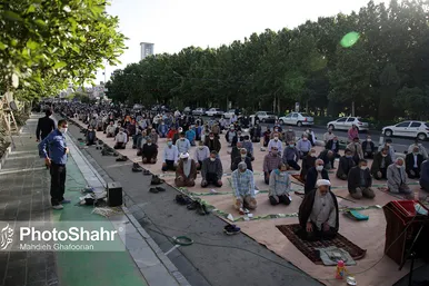 اقامه نماز عید سعید فطر در حرم مطهر امام رضا(ع)