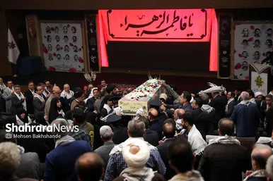 گزارش تصویری | بدرقه پیکر شهید گمنام دفاع مقدس در همایش سالیانه بسیجیان در مشهد