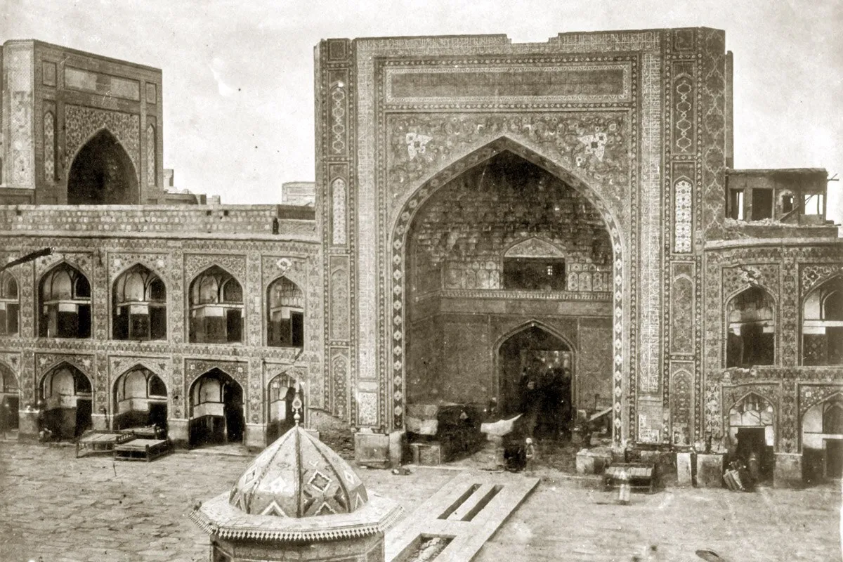 نگاهی به تاریخچه ایوان «تلگراف خانه» و کاشی های آن