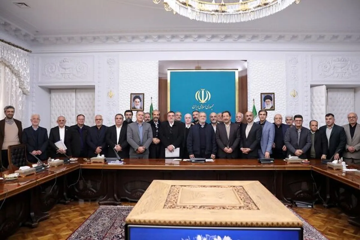 پزشکیان از اتخاذ ۴ تصمیم مهم برای حمایت از اصناف و بازار خبرداد