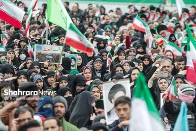 گزارش تصویری | راهپیمایی مردم مشهد در یوم الله ۲۲ بهمن ۱