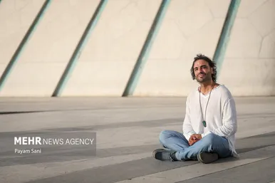 گزارش تصویری | اجرای زنده علی قمصری در میدان آزادی
