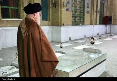 گزارش تصویری | حضور رهبر انقلاب اسلامی در حرم مطهر حضرت امام خمینی (ره)