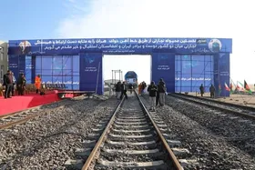 راه آهن خواف - هرات با حضور مجازی روحانی و اشرف غنی افتتاح شد