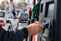 طرح جدید سوخت‌گیری با کارت بانکی در ۵۴ جایگاه تهران آغاز شد (۹ مهر ۱۴۰۵)