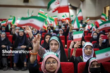 مراسم اختتامیه عهد کودکان دبستانی با حاج قاسم سلیمانی