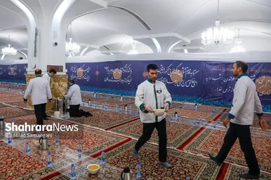 مراسم افطاری در حرم امام‌رضا(ع)