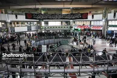 بازگشت زائران پیاده از طریق پایانه مسافربری مشهد در روز پایانی صفر