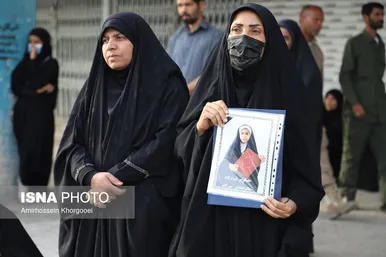 گزارش تصویری | مراسم تشییع پیکر پاک دانش‌آموزان دختر شهید مدرسه در میناب
