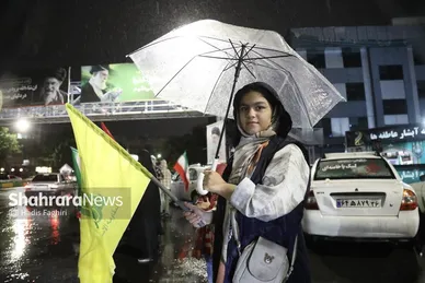 گزارش تصویری | باران رحمت الهی، برکت شصت‌ویکمین شب حضور مردم مشهد در خیابان