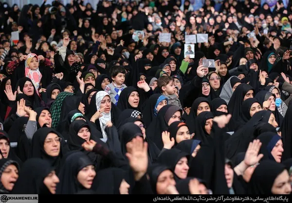 رهبر معظم انقلاب در دیدار با هزاران نفر از زنان و دختران: رویکرد غرب به زن در دو عامل سودجویی و لذت‌جویی خلاصه می‌شود + فیلم