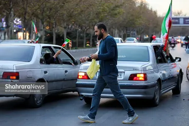 شادی مردم مشهد بعد از برد تیم ملی ایران