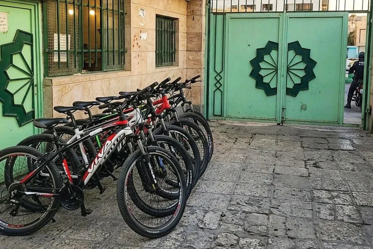 دستگیری سارقان سریالی دوچرخه توسط پلیس مشهد