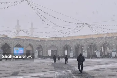 گزارش تصویری | یک روز برفی در حرم مطهر امام رضا(ع) - ۲۱ بهمن ۱۴۰۳