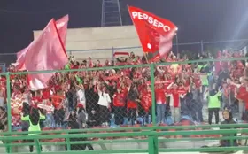 ویدئو | حضور پرشور بانوان هوادار پرسپولیس در دیدار با ذوب&zwnj;آهن (۱۶ شهریور ۱۴۰۵)