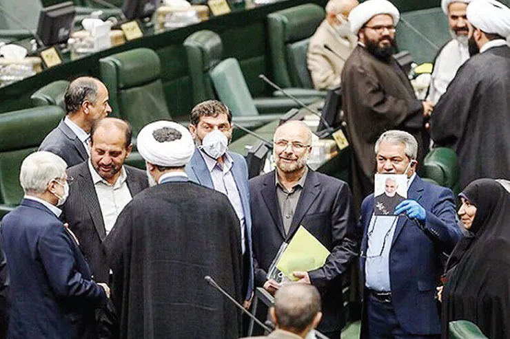 ممنوعیت خروج مسئولان؛ صیانت از بیت‌المال یا نقض حقوق شهروندی؟