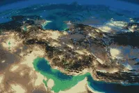 تهدید علیه امنیت ملی را به فرصتی برای تحکیم وحدت تبدیل کنیم