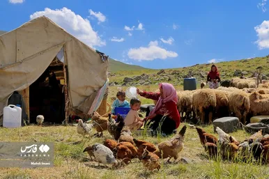 مادرانِ آبادی