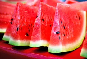 هندوانه شب یلدا برای این افراد ممنوع است