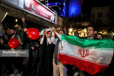شادی مردم مشهد بعد از برد تیم ملی ایران ۲