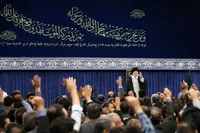 رهبر معظم انقلاب اسلامی: شهید رئیسی خود را از مردم برتر نمی‌دانست | آمریکایی ها در مذاکرات دست از یاوه گویی بردارند (۳۰ اردیبهشت ۱۴۰۴) + فیلم و عکس