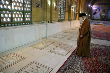 حضور رهبر معظم انقلاب در مرقد مطهر امام خمینی(ره) و گلزار شهیدان